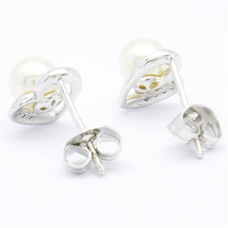 18K White Gold Plated Freshwater Pearl Heart Stud Earrings