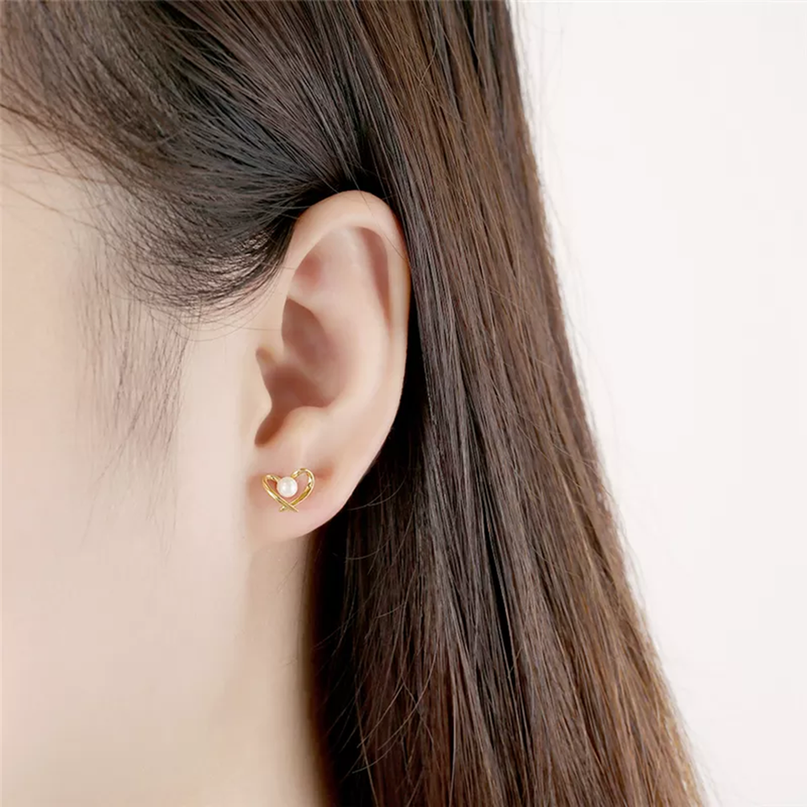925 Sterling Silver 18K Gold Plated Freshwater Pearl Heart Stud Earrings