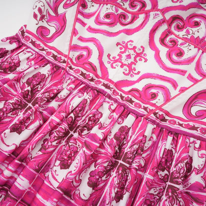 Pink sleeveless dress with a sweetheart neck and allover graphic print zip closure flared skirt minilength%
