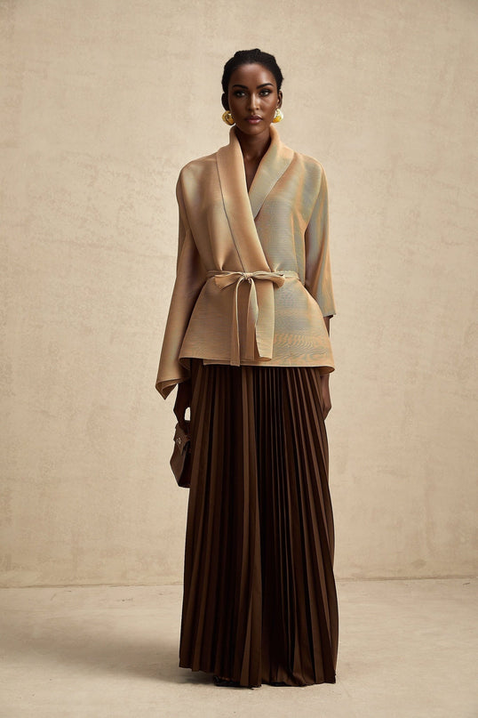 Adèle capedesign pleated top  skirt matching set