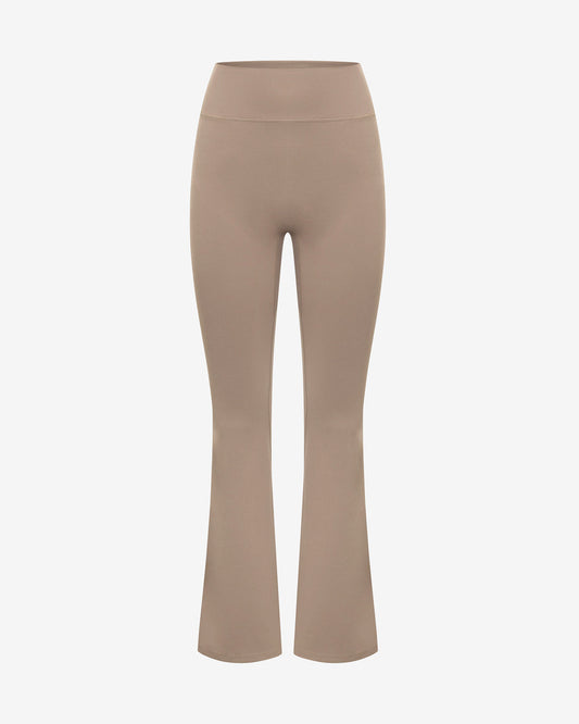 Form invisible scrunch flare leggings latte