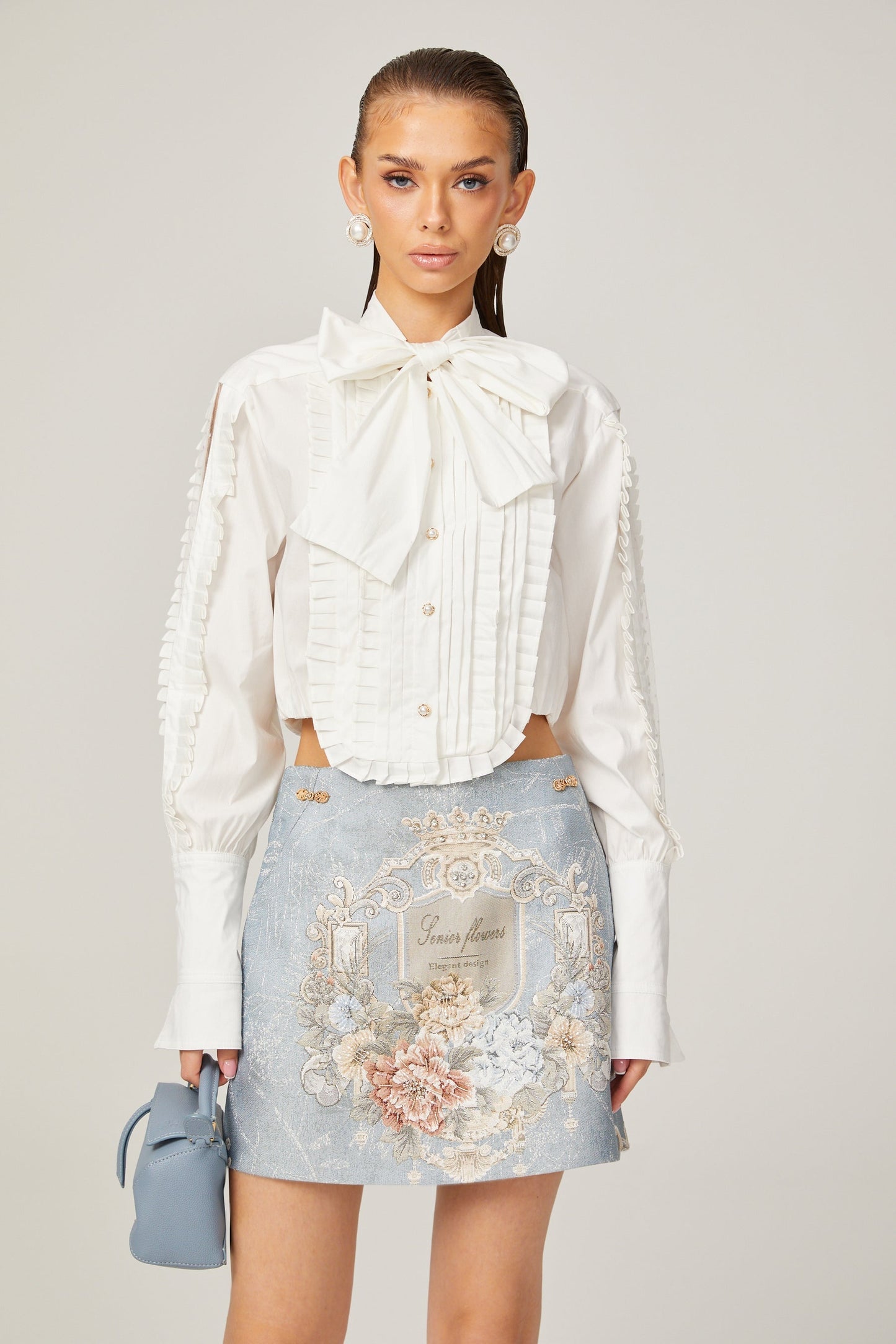 Aliénor blue embroidered mini skirt