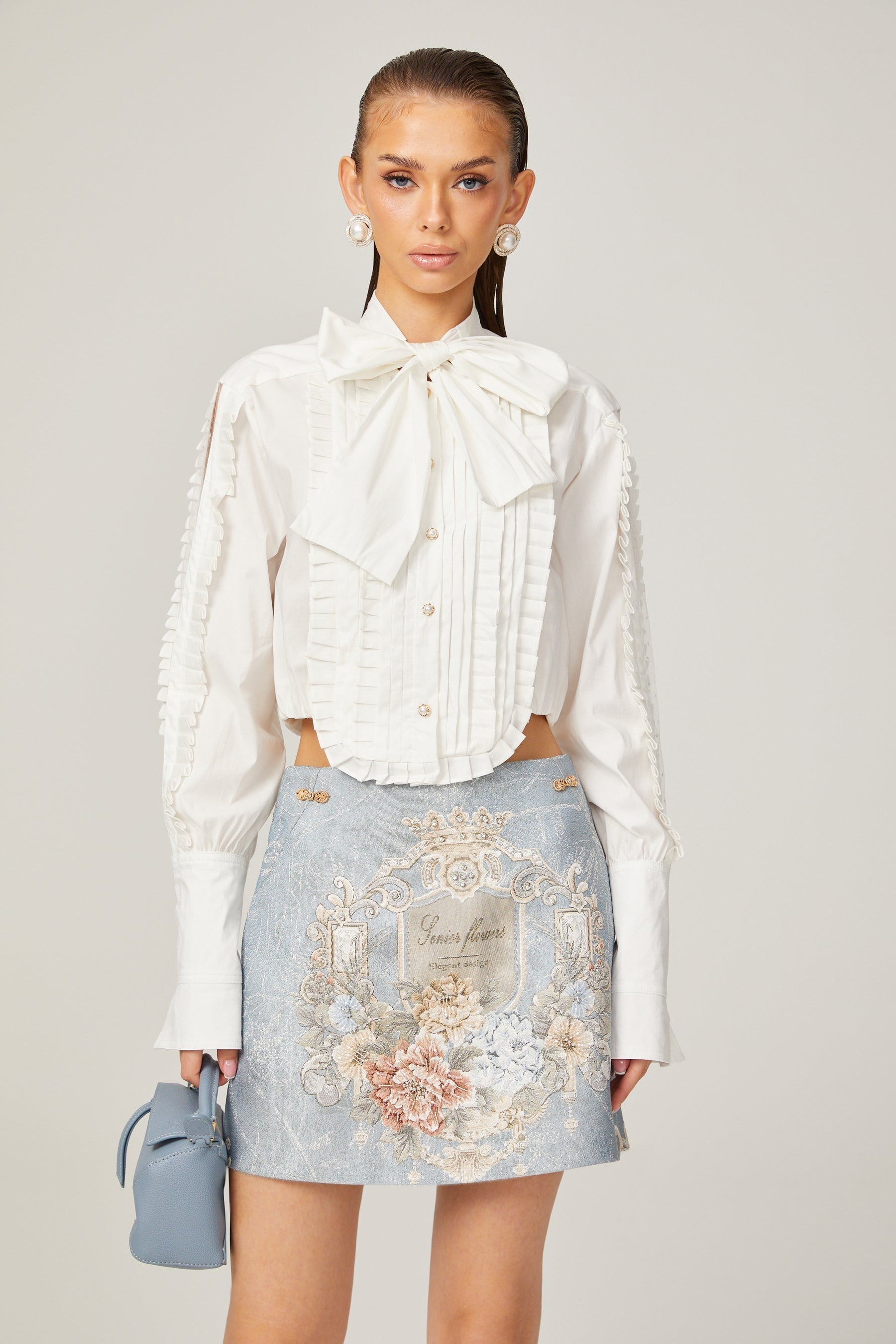 Aliénor blue embroidered mini skirt