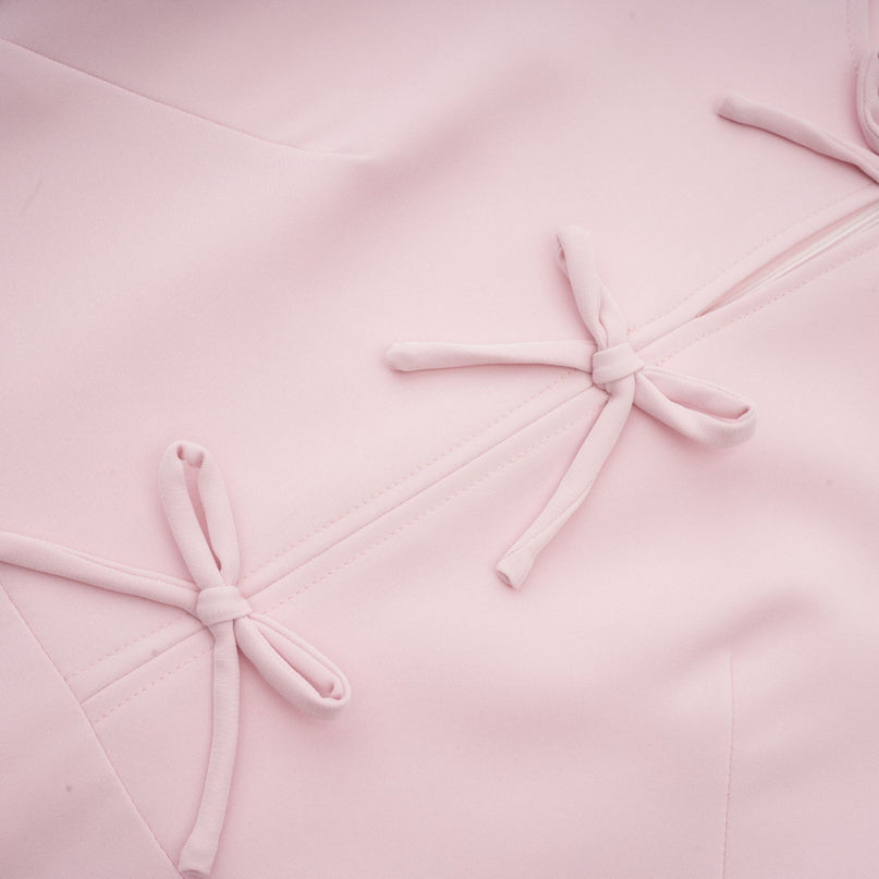 Amabile Pink Midi Dress with Bowknot Detailing and Flared Skirt