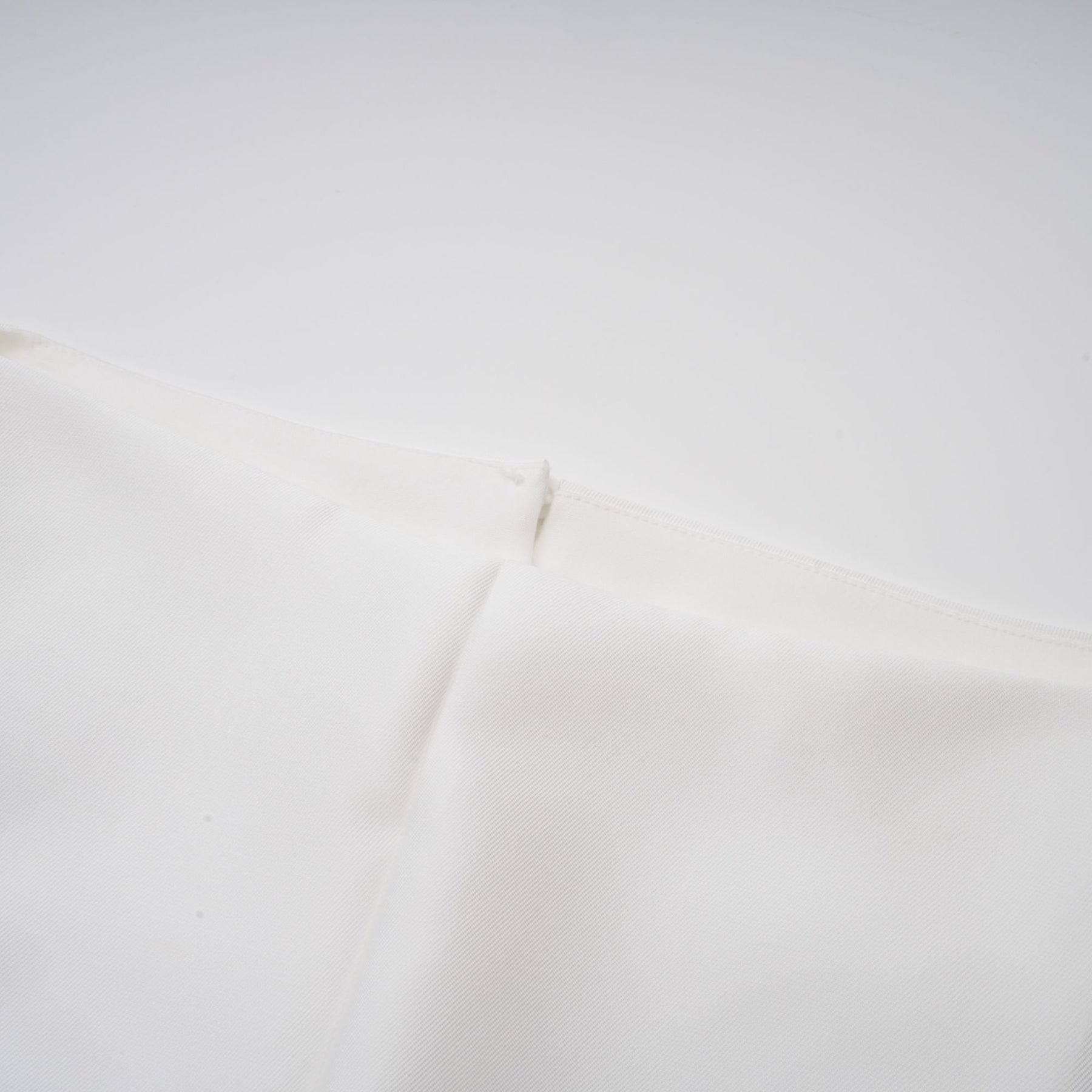 Amandine white openback capsleeve midi dress