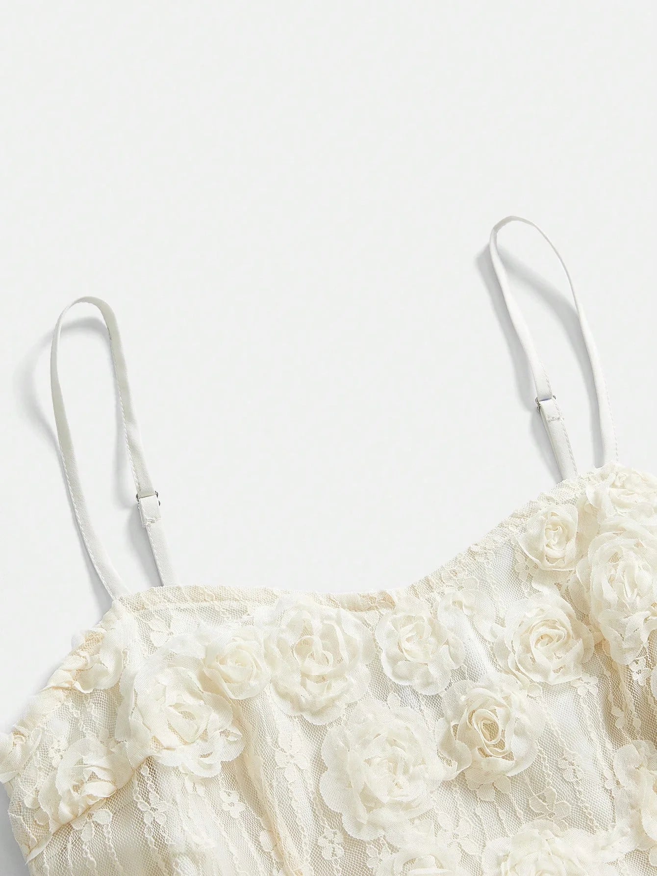 APPLIQUES CONTRAST LACE FLOWY DRESS