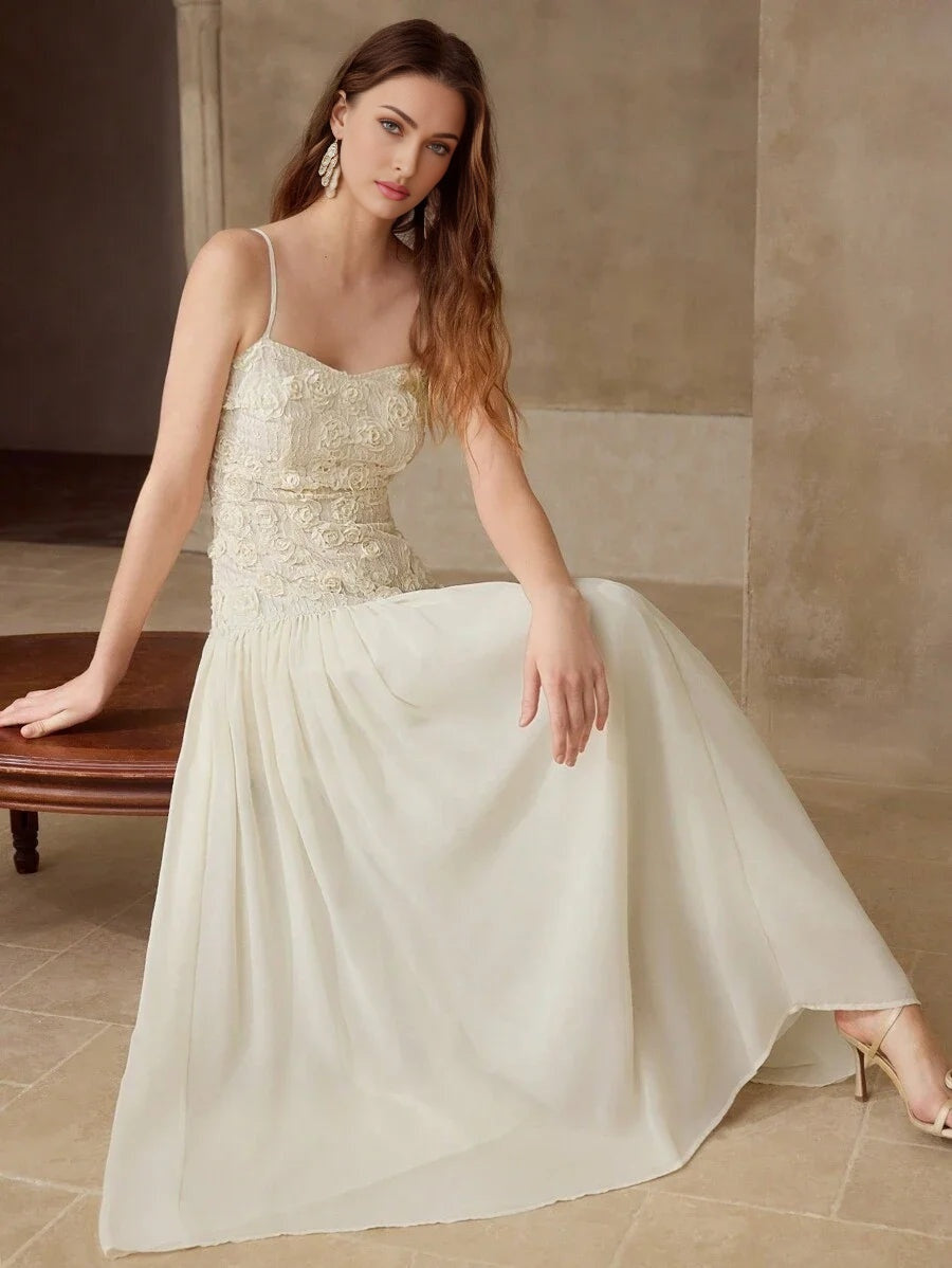 APPLIQUES CONTRAST LACE FLOWY DRESS