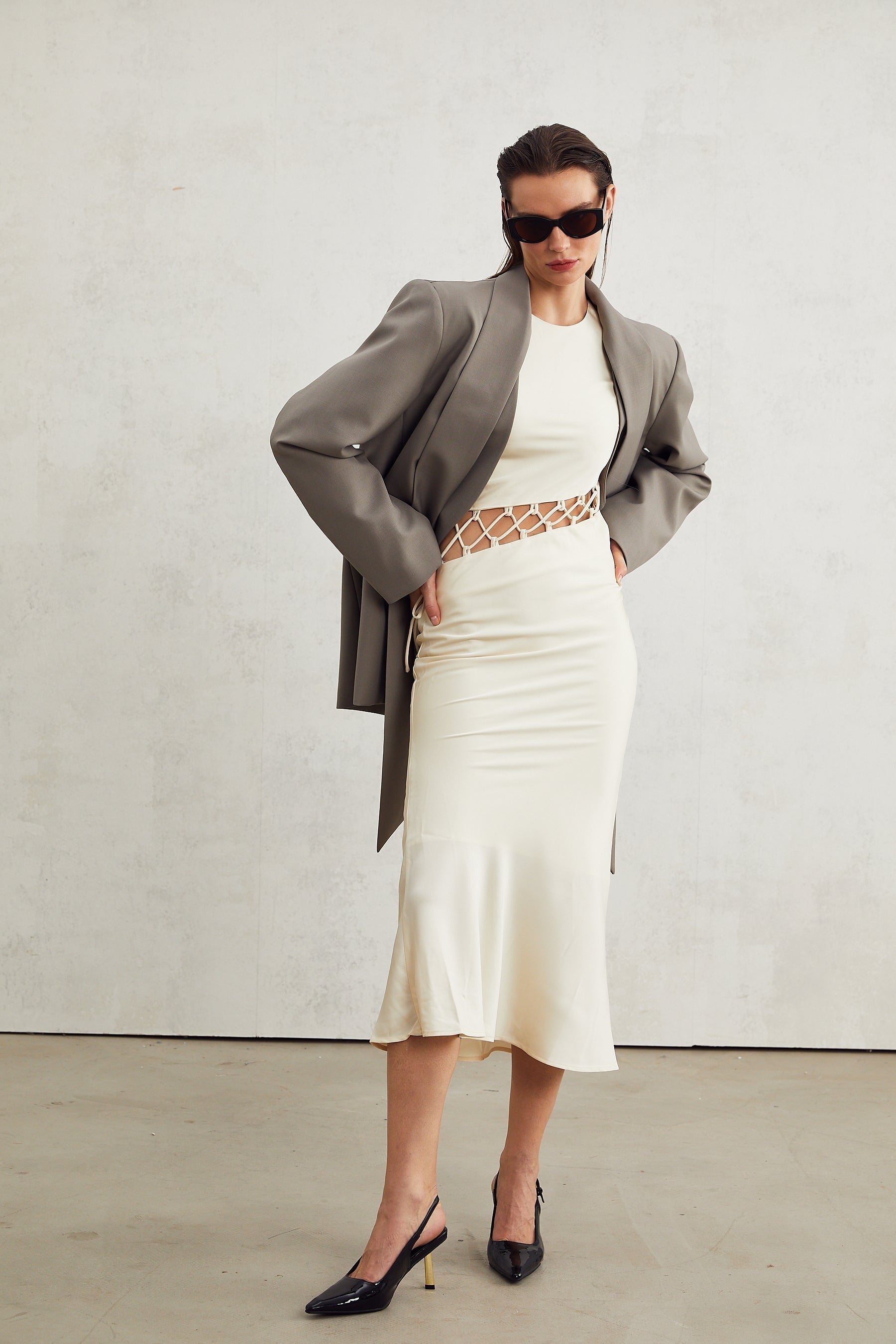 Béatrice grey collarless Vneck blazer