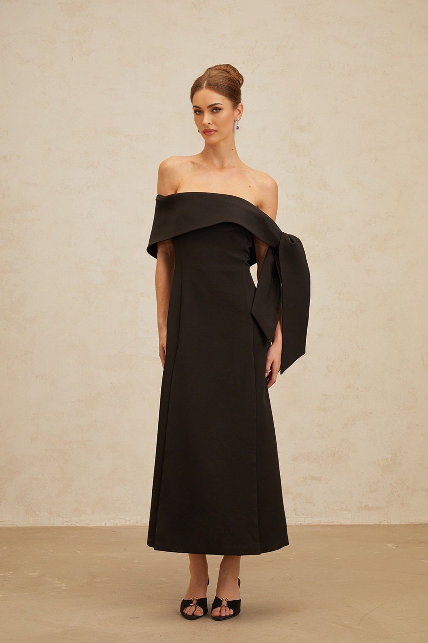 Black off the shoulder maxi dress with folded edge and self-tie bowknot