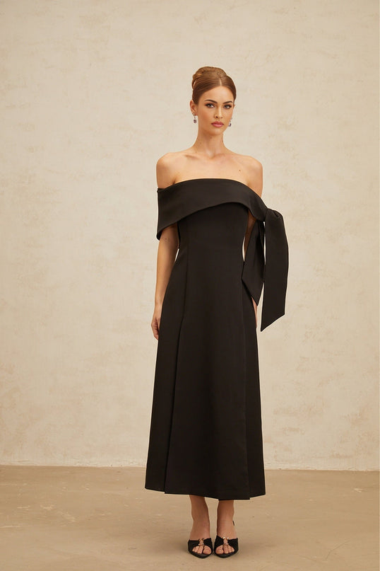 Black off the shoulder maxi dress with self-tie bowknot and side slit