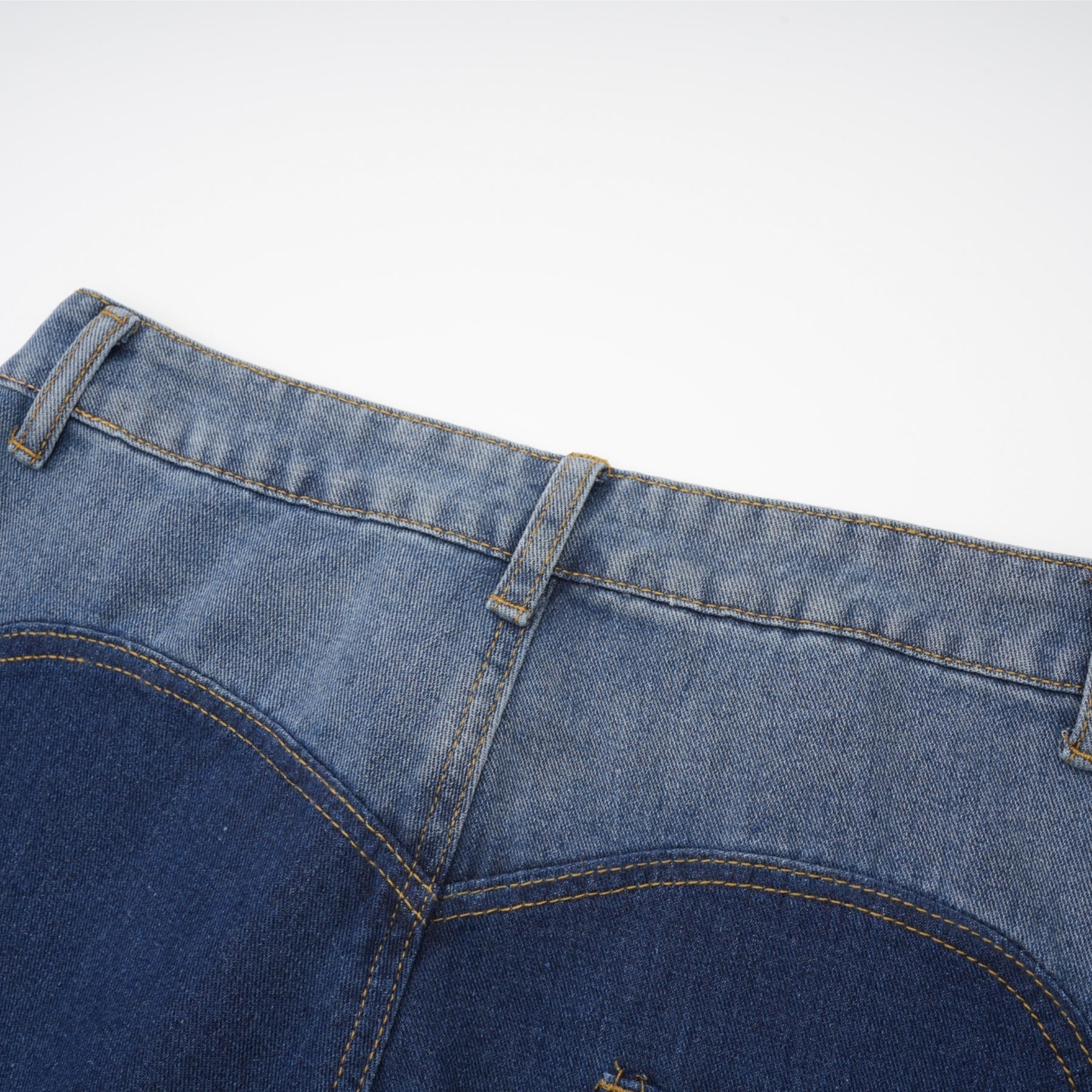 Blanche highwaist cutout jeans