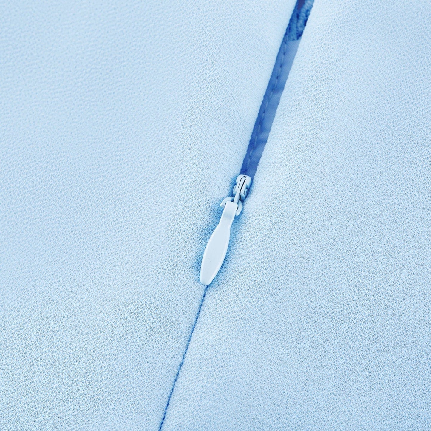 Blau Maxikleid Juno mit langen Ärmeln und Rüschen Cut outs an der Taille fließender Rock