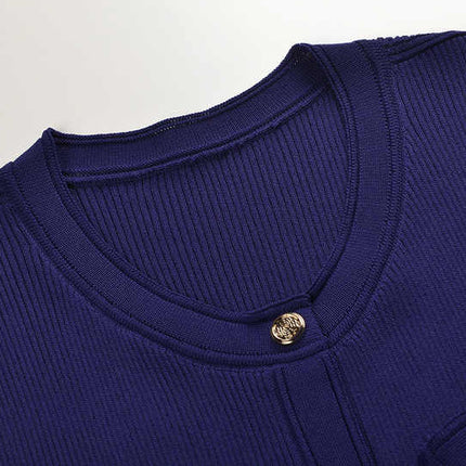 Blue tie-dye accents pleated knit top with pockets