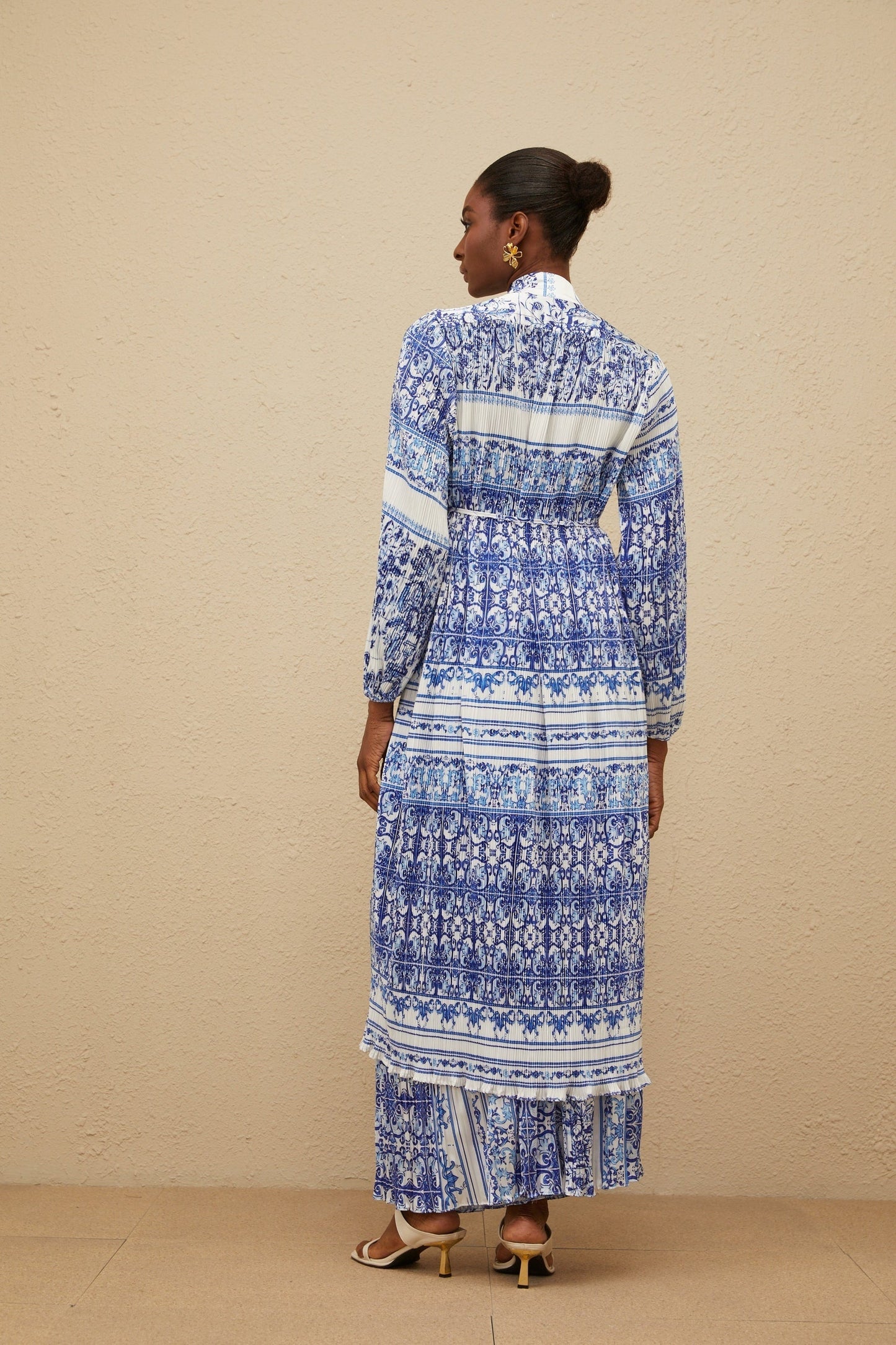 Blue and White Paisley Print Cardigan with Stand-up Collar and Long Sleeves