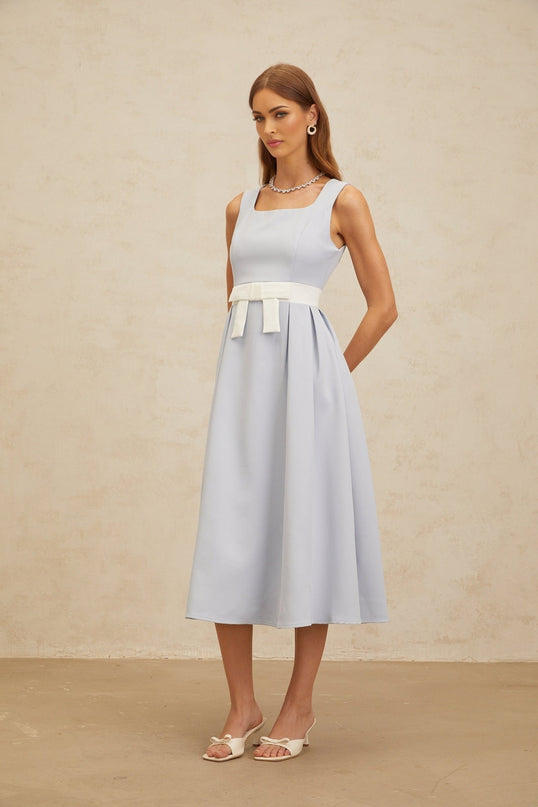 Blue and White Sleeveless Midi Dress with Bow Embellishment
