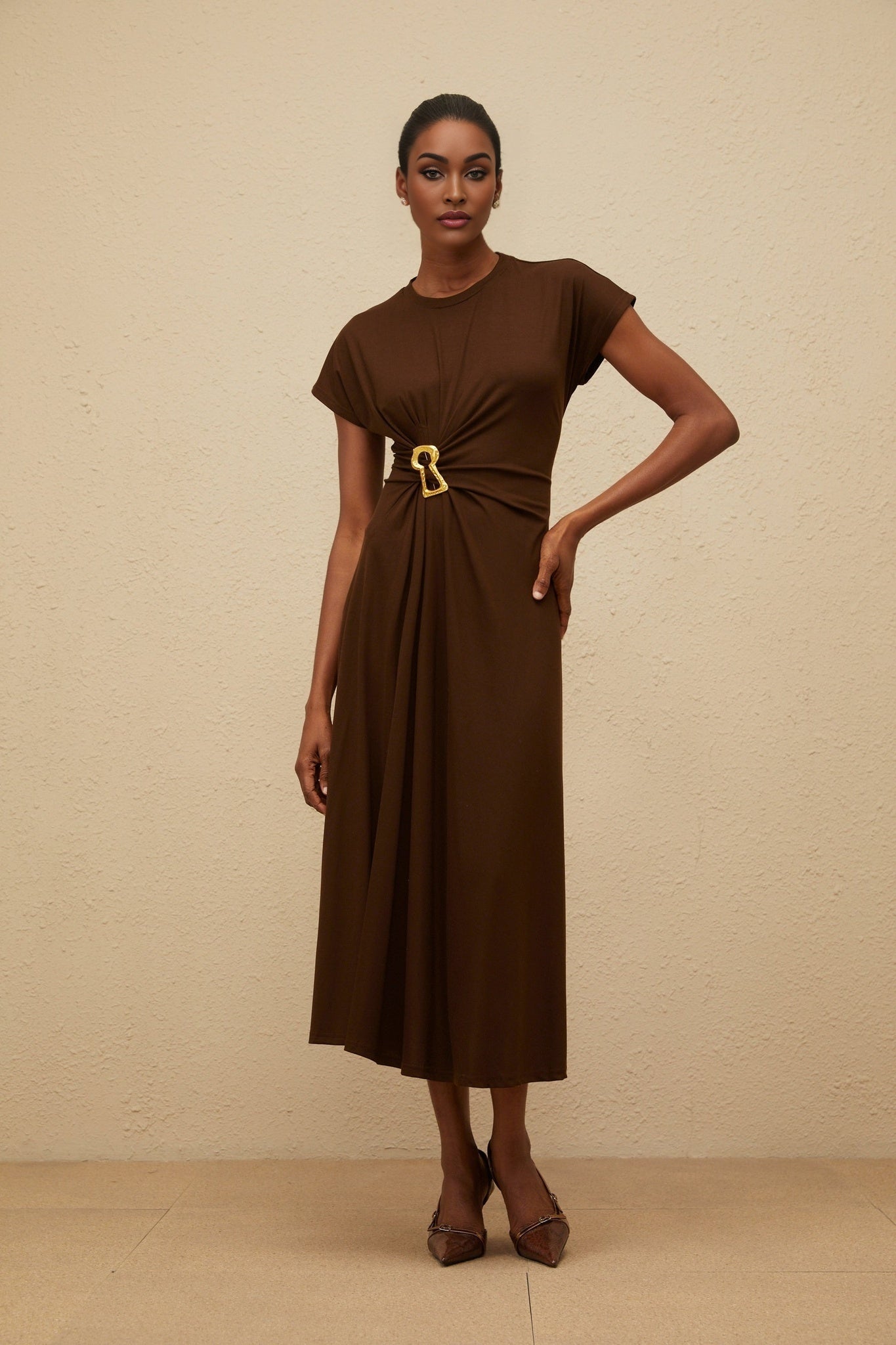 Brown Round Neck Cap Sleeve Midi Dress with Gathered Detailing