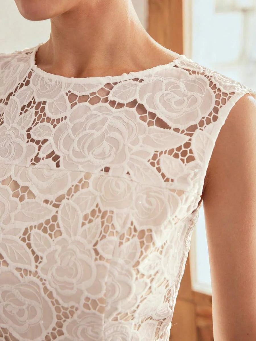 Classy SOLID GUIPURE LACE BODICE SLANT POCKET JUMPSUIT