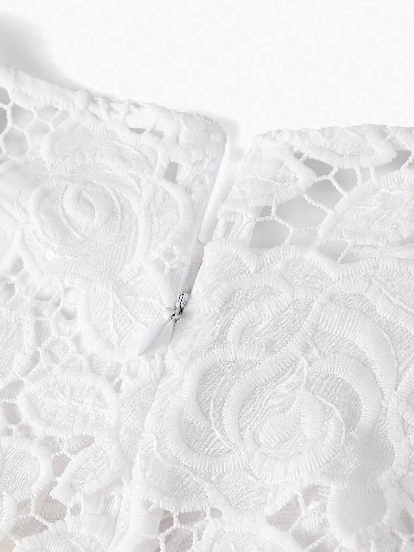 Classy SOLID GUIPURE LACE BODICE SLANT POCKET JUMPSUIT