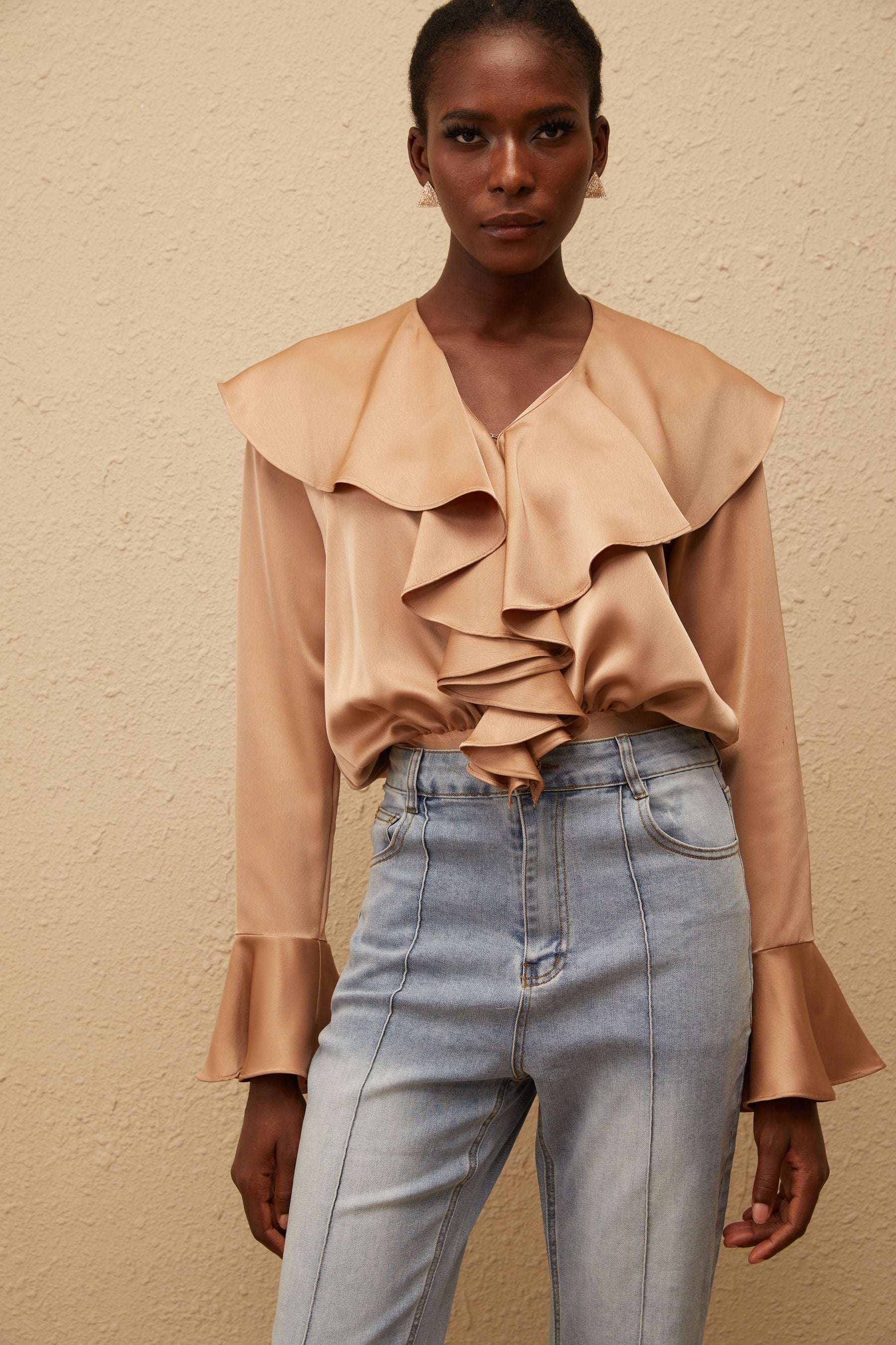 Édith Khaki Ruffled Satin Bodysuit