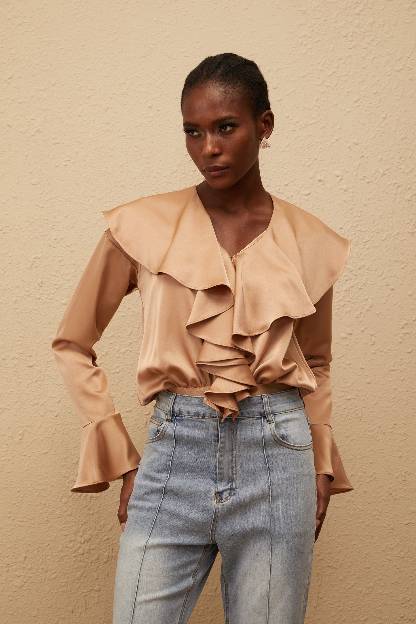 Édith Khaki Ruffled Satin Bodysuit