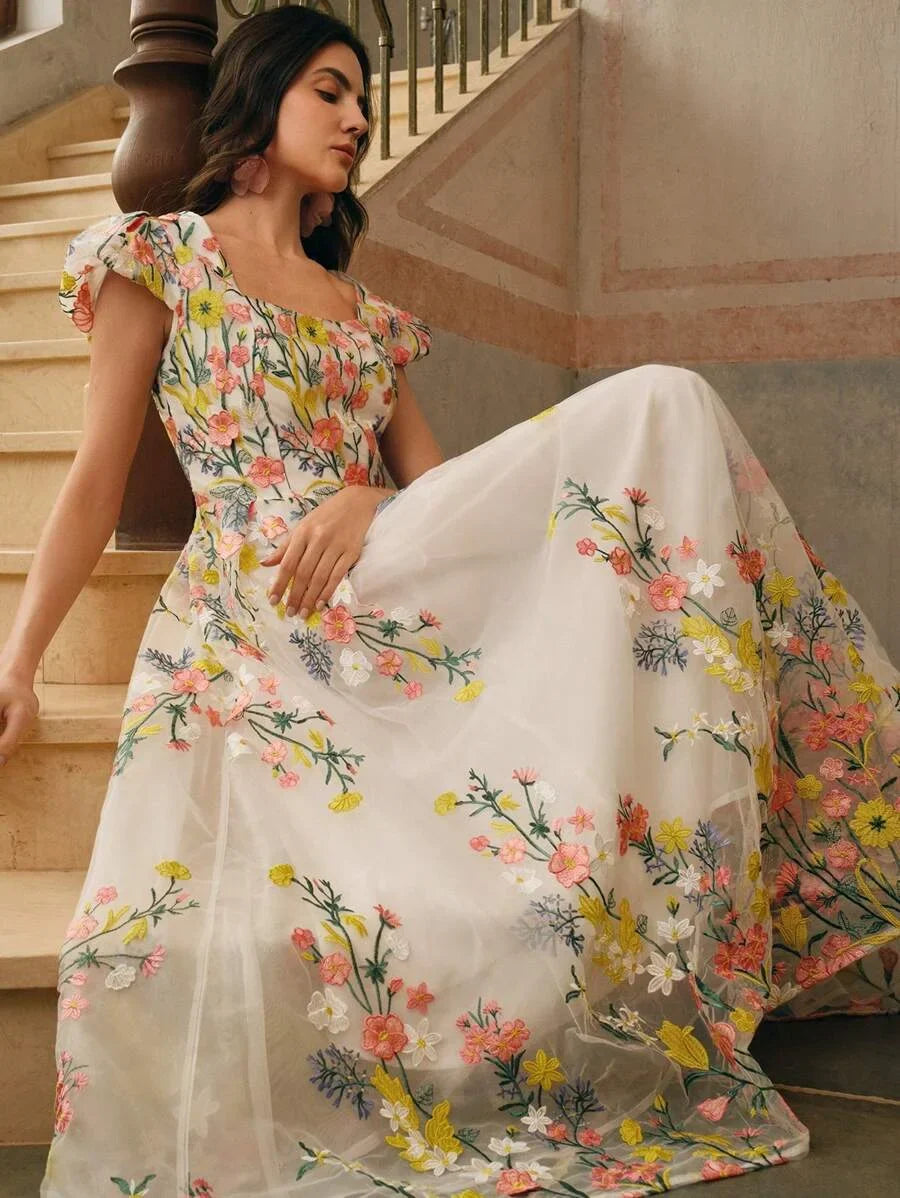 Elegant Floral Embroidered Dress Romantic Long Gown Summer New Years Outfit