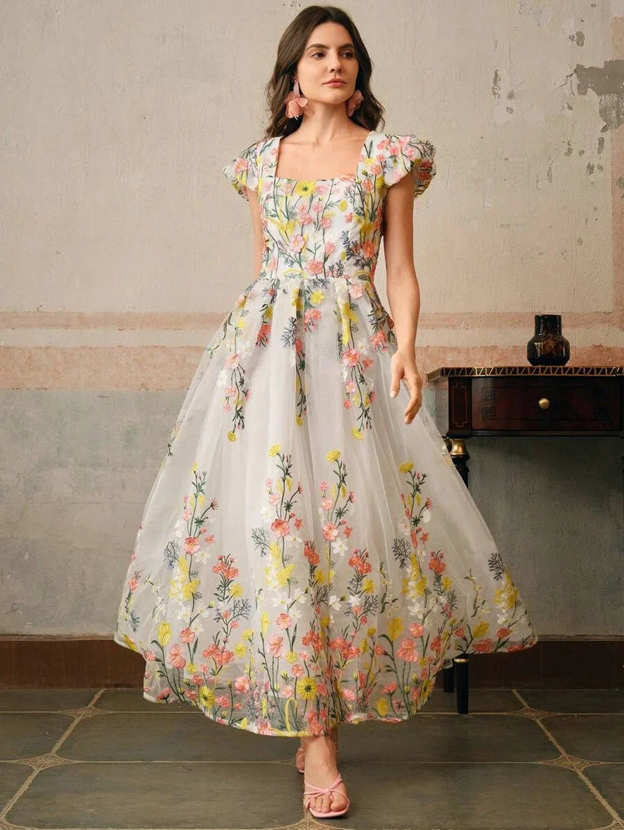 Elegant Floral Embroidered Dress Romantic Long Gown Summer New Years Outfit