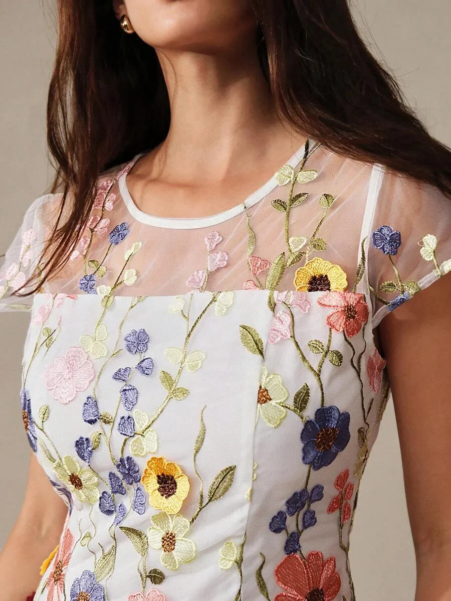 Elegant Party Delicate 3D Floral Decor Women Round Neck Slim Fit Waist Short Dress