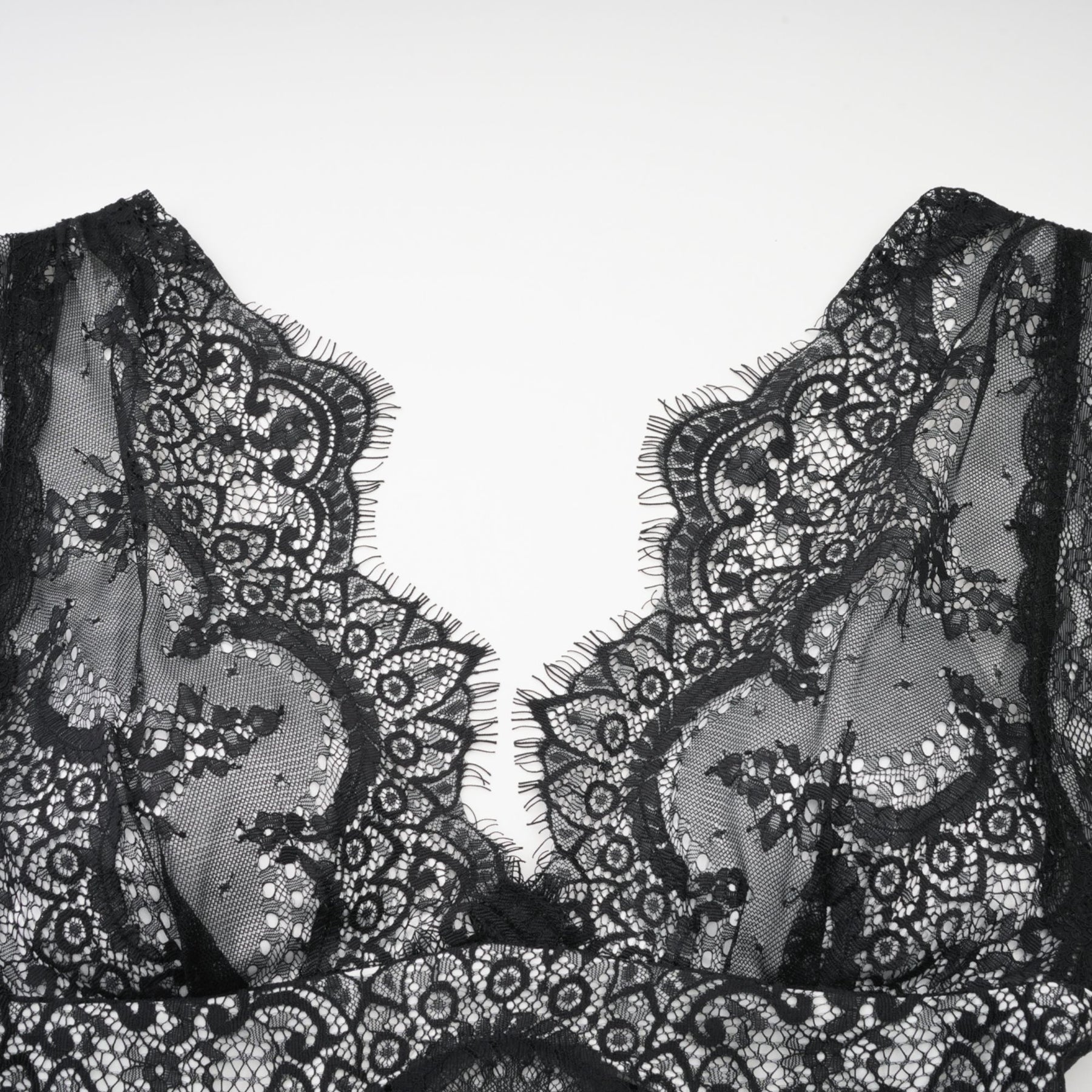 Éléonore contrastcolor lacedetail maxi dress