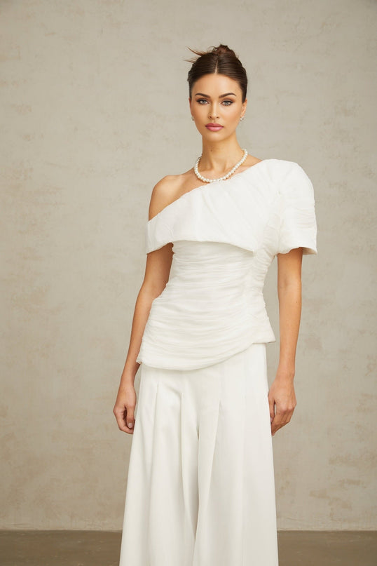 Elisabetta White One Shoulder Matching Set Top Trousers Terylene Fiber Culotte Pleat Detailing