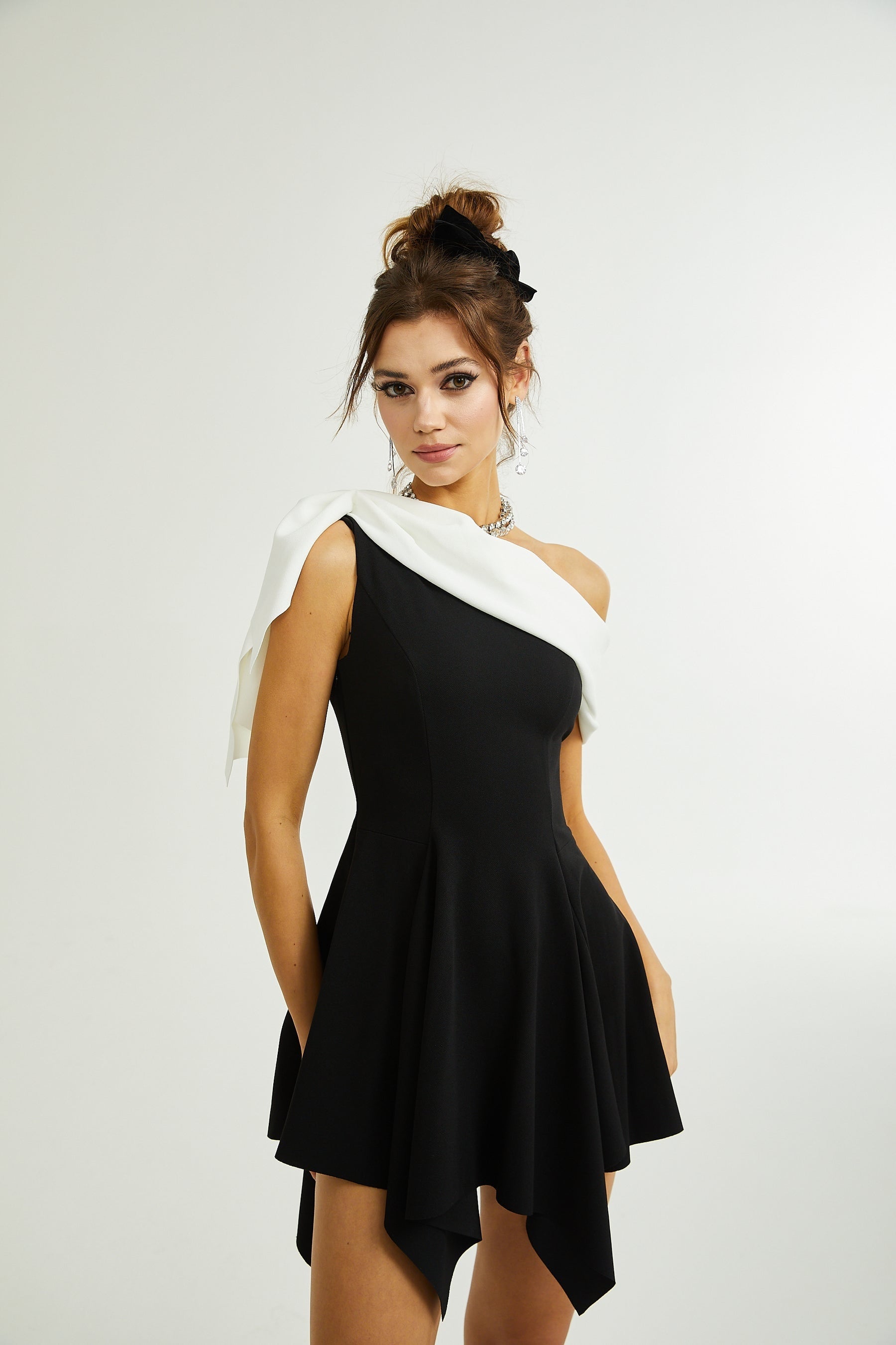Émeline asymmetric mini dress