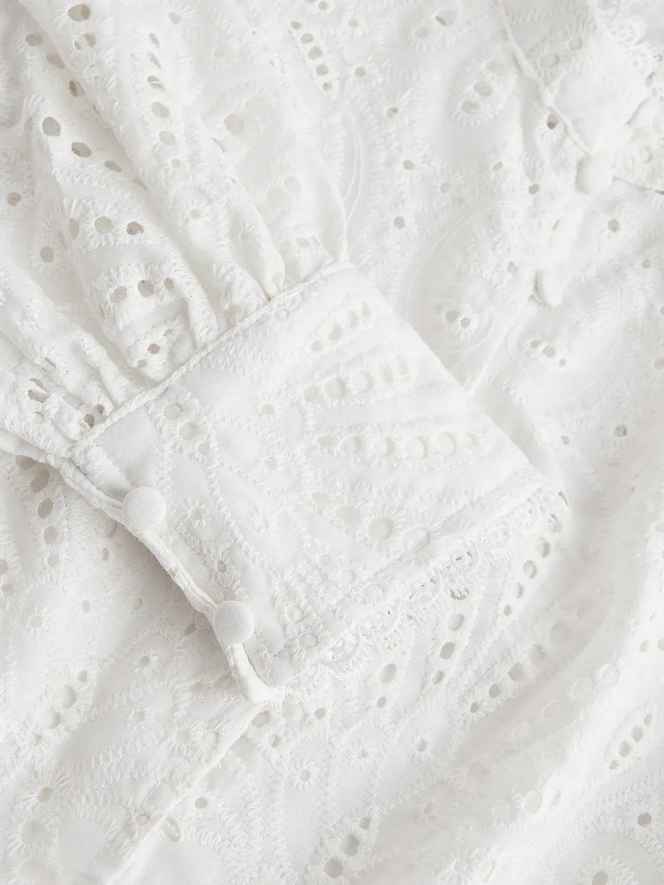 French Palace Style Hollow Crochet Embroidery Button Down Water Soluble Floral Waist Belt Fitted