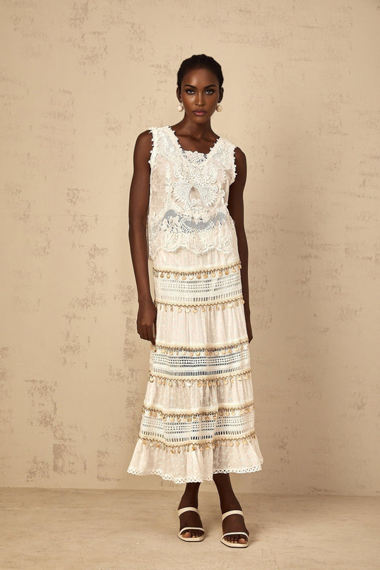 Gemmina White Cropped Top with Floral Embroidery and Frayed Edges