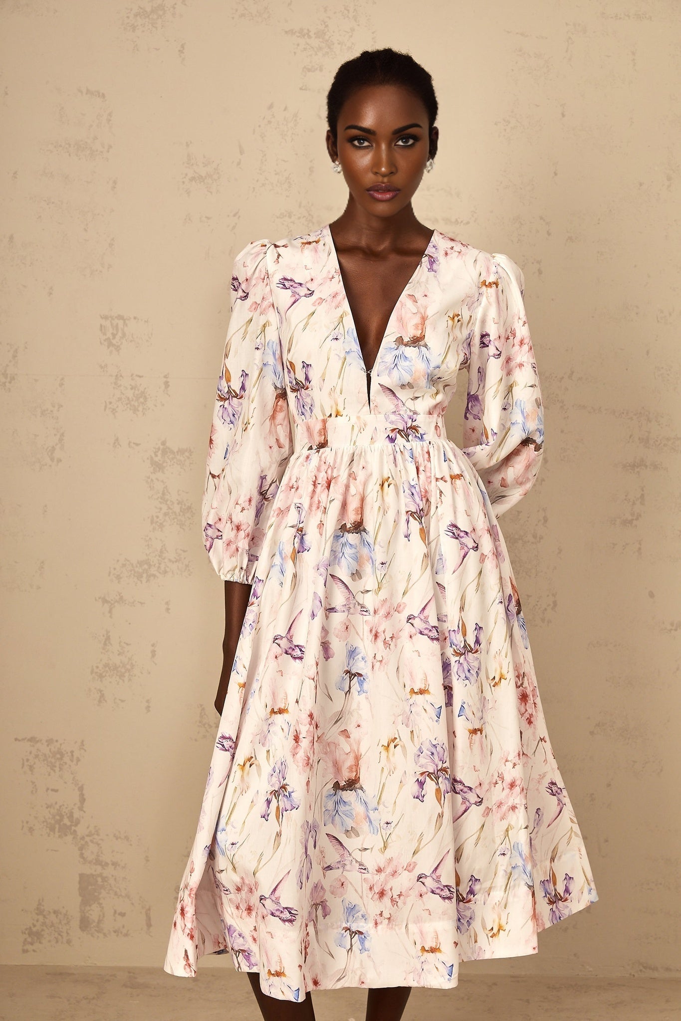 Géraldine Womens White VNeck Floral Print Midi Dress
