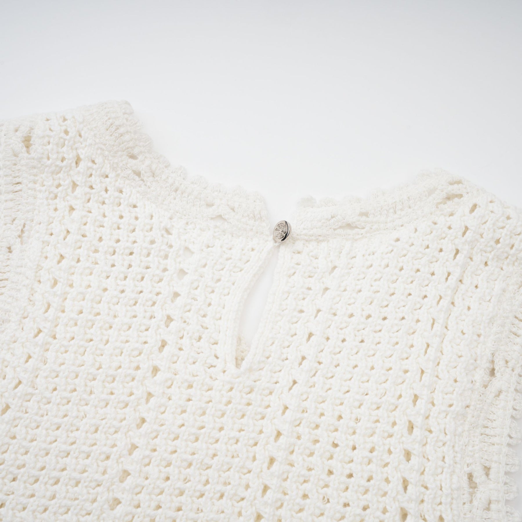 Gisèle White Floral Appliqué Crochet Knit TwoPiece Top and Shorts Set