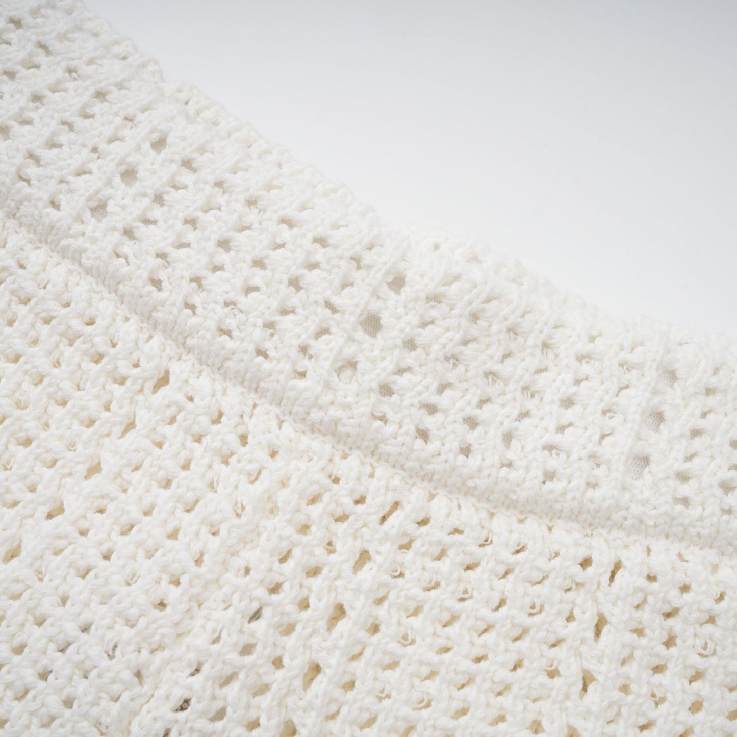 Gisèle White Floral Appliqué Crochet Knit TwoPiece Top and Shorts Set