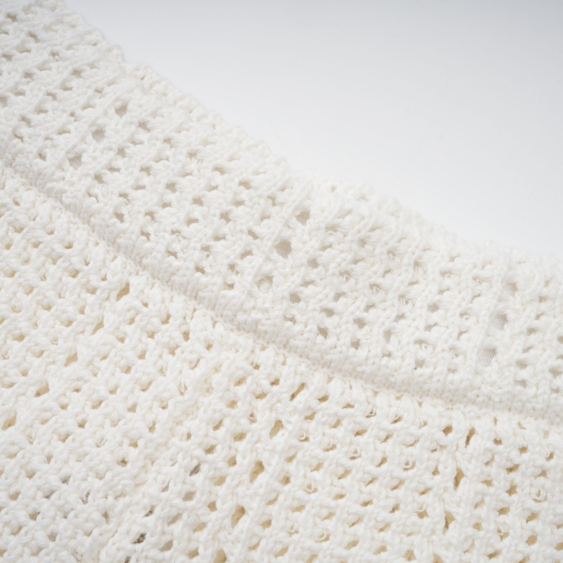 Gisèle White Floral Appliqué Crochet Knit TwoPiece Top and Shorts Set