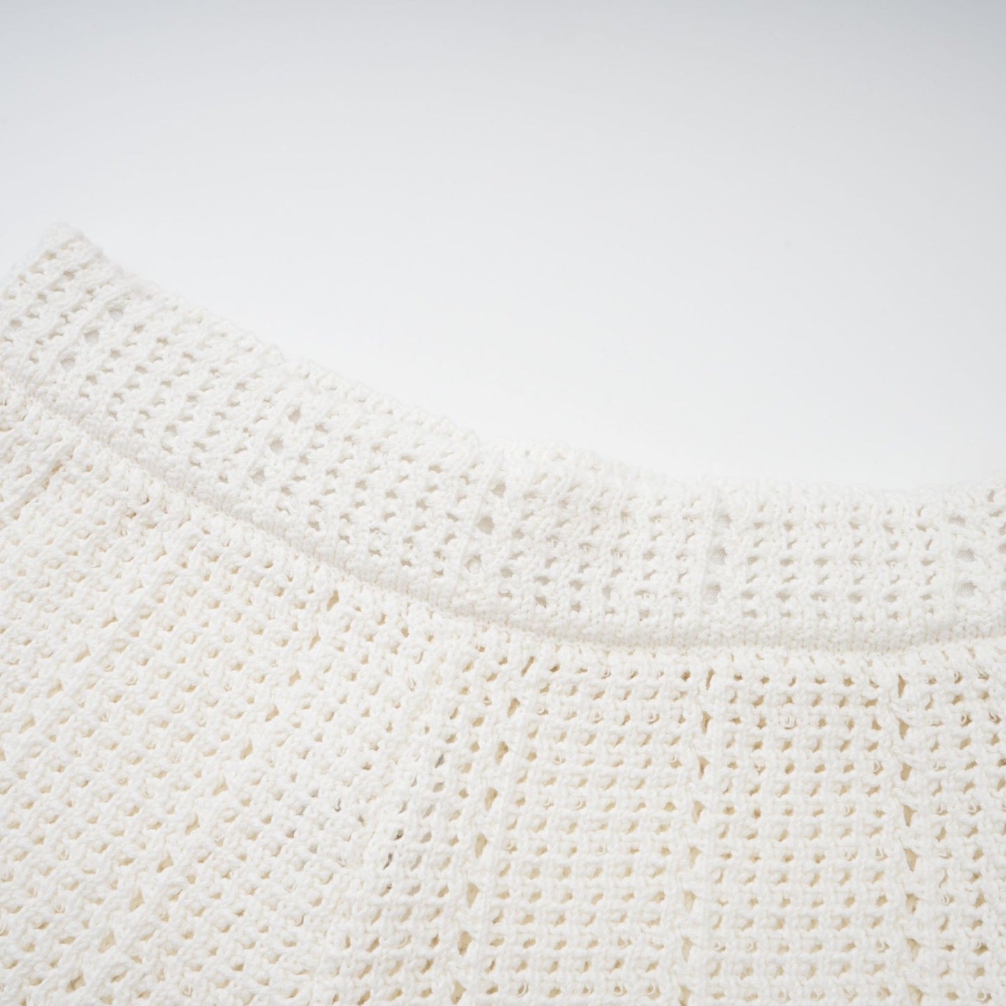 Gisèle White Floral Appliqué Crochet Knit TwoPiece Top and Shorts Set