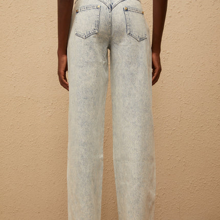 Giulia Light Blue Patchwork Cargo Jeans 100% Cotton wide-leg jeans with embossed gold-tone buttons and side zip and front button fastening