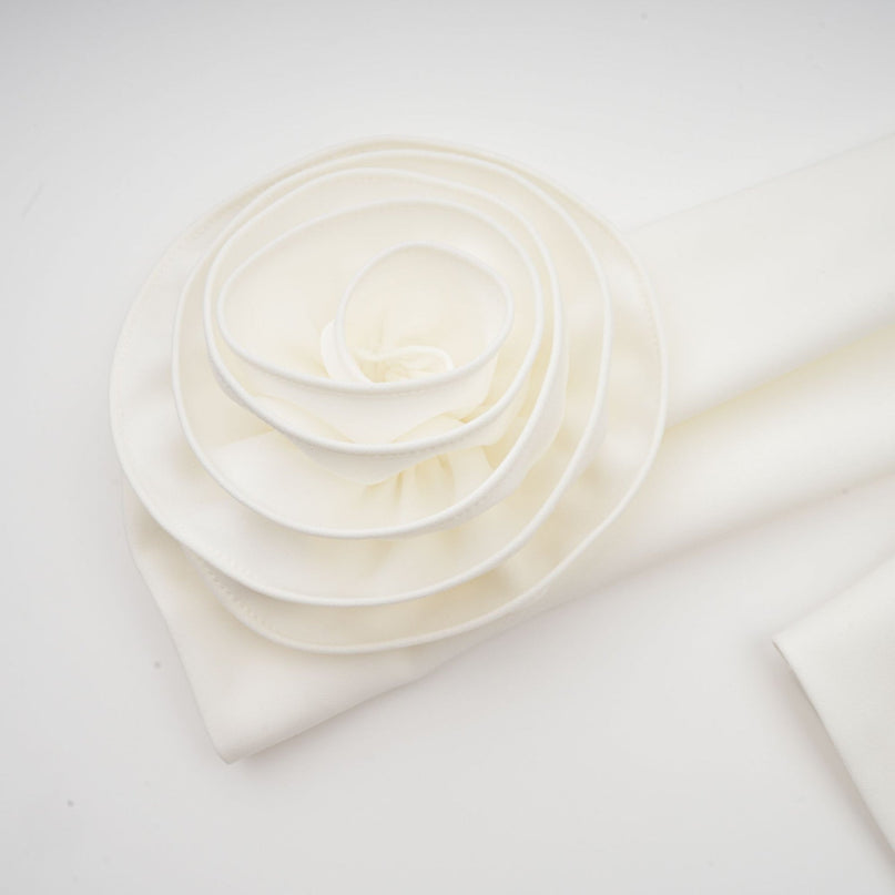 Hilaire white 3dpetal top  skirt matching set