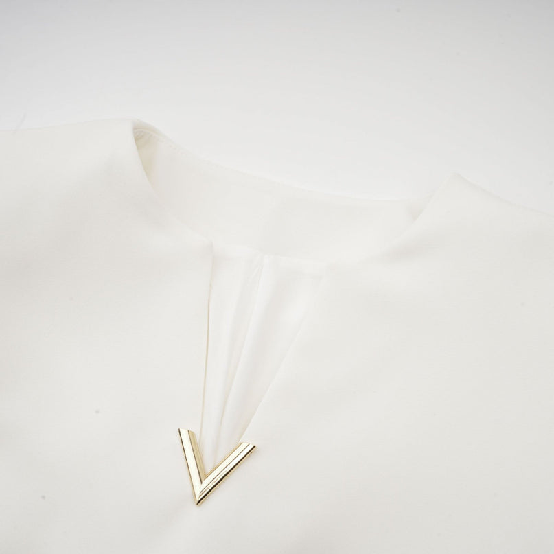 Hilaire white 3dpetal top  skirt matching set