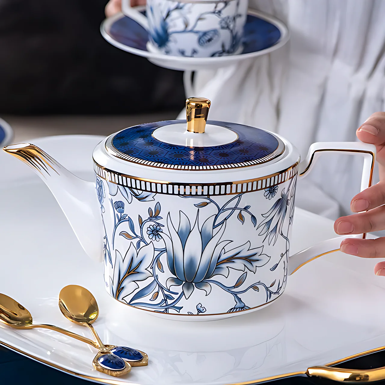 Modern English Porcelain Tea Set – Floral With Accents – 15-piece Set Jacqueline van Hoef