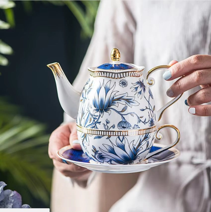 Classic Porcelain Tea For One Set – 11.8 Fl Oz Teapot, Cup & Saucer Jacqueline van Hoef