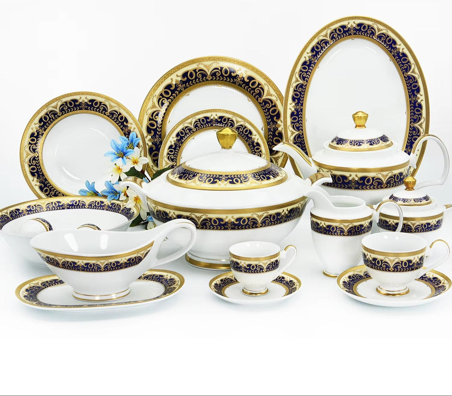 Luxury Porcelain Dinnerware & Tea Set – 24k Embossed – Service For 12 Jacqueline van Hoef