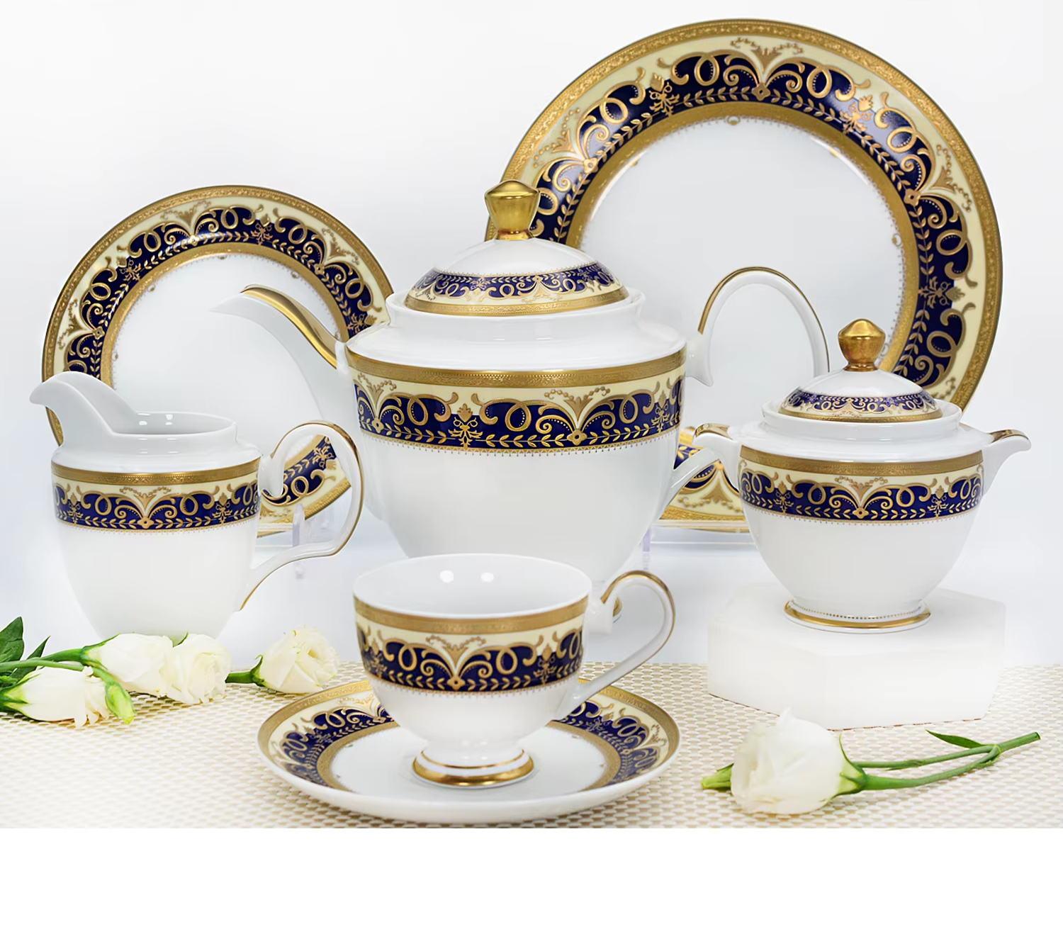 Luxury Porcelain Dinnerware & Tea Set – 24k Embossed – Service For 12 Jacqueline van Hoef