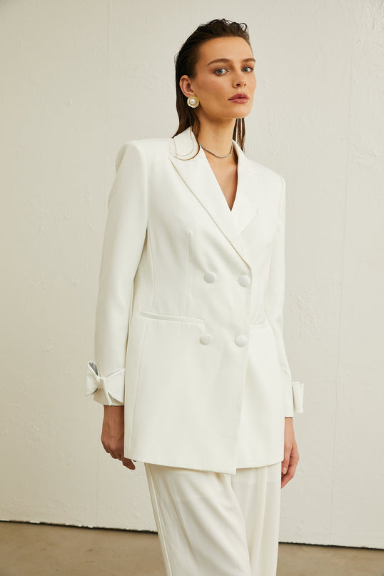 Mariah White Wool Bow Embellished Crystal Coat