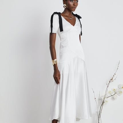 Mary White and Black Maxi Dress with V-neck and puff sleeves in 100% Polyester fiber