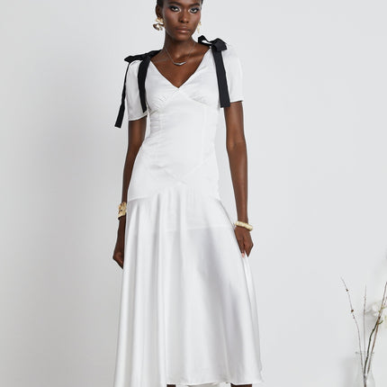 Mary White and Black Maxi Dress with V-neck and Puff Sleeves