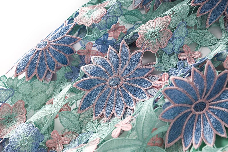 Multicolored floral lace A-line skirt with high-waist design