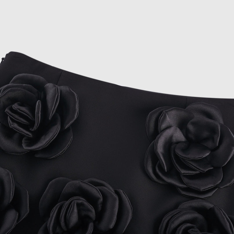 Nalini Black 3D Floral Appliqué Thigh-length Shorts