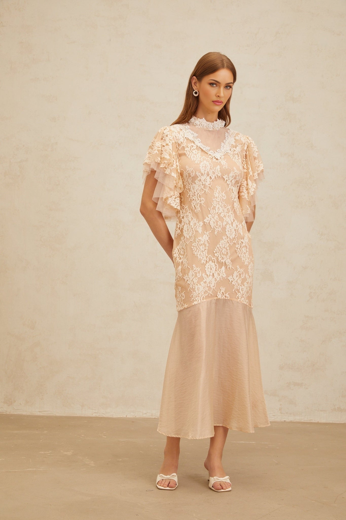Neutrals floral lace mermaid hem midi dress with ruffled batwing sleeves